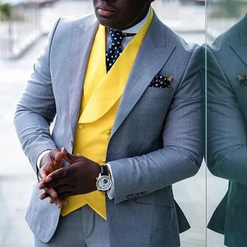 Cinzento Homens Ternos Slim fit com Amarelo Colete 3 peças de seu Casamento Smoking Africano para a Moda Masculina do Traje de Jaqueta Calças Novas da Chegada